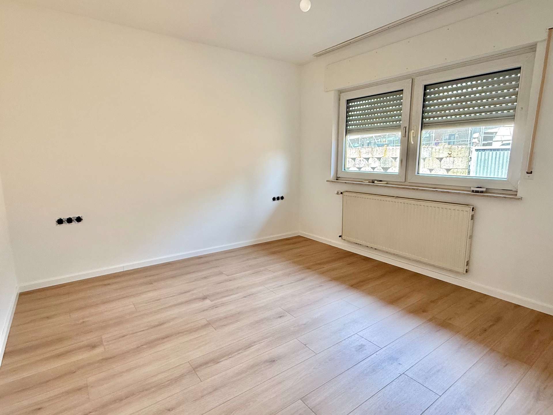 3 ZIMMER, TERRASSE, STELLPLATZ und sch&ouml;ner Grundriss